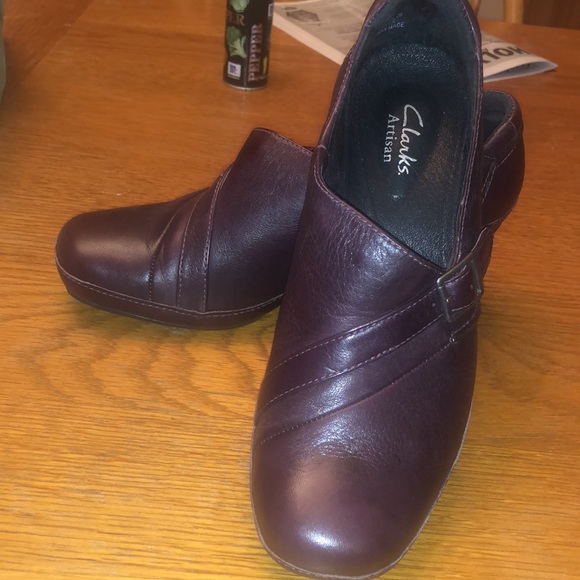 Clark’s Burgandy Heeled Mules - Picture 2 of 3